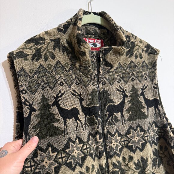 Vintage True Grit Sherpa Fleece Vest with Winter Pattern, Large - Picture 2 of 6